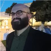 Docente precario con esperienza decennale nella scuola secondaria di I° grado, impartisco lezioni di Italiano, Storia e Geografia